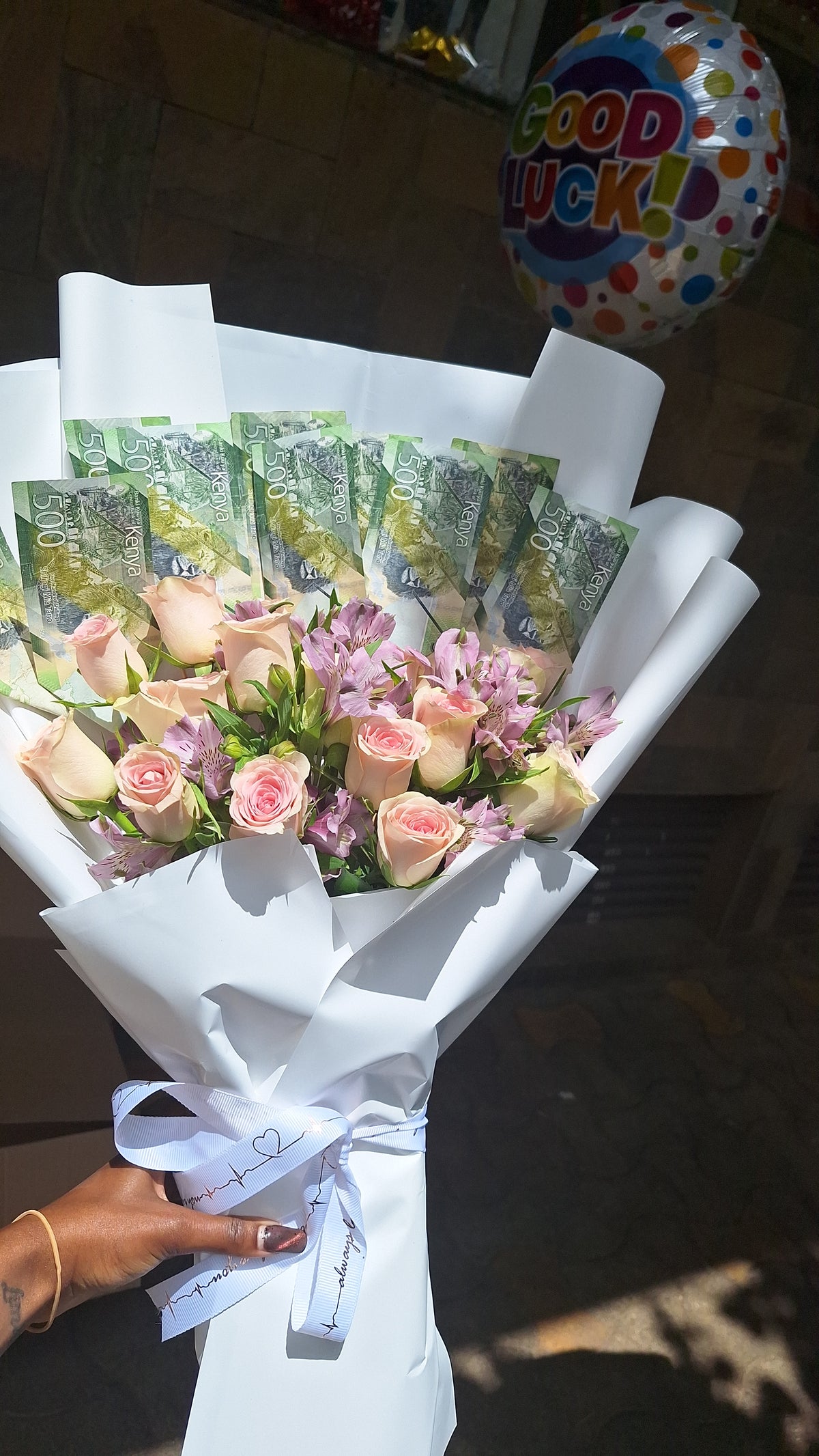 KSh 5,000 Money Bouquet and Pink Roses.